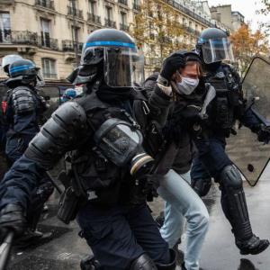 گزارش آماری از خشونت پلیس فرانسه علیه «جلیقه زرد‌ها»