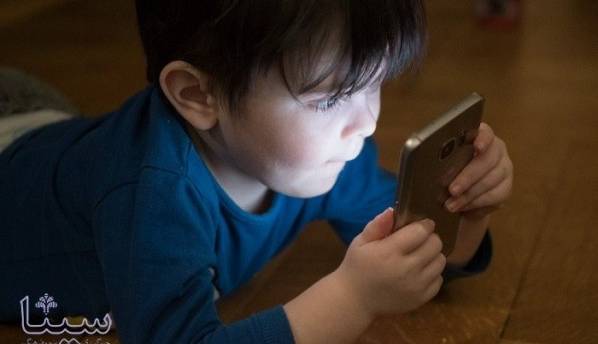 محققان توصیه می‌کنند؛ پیش از خواب به کودکان اجازه استفاده از موبایل ندهید