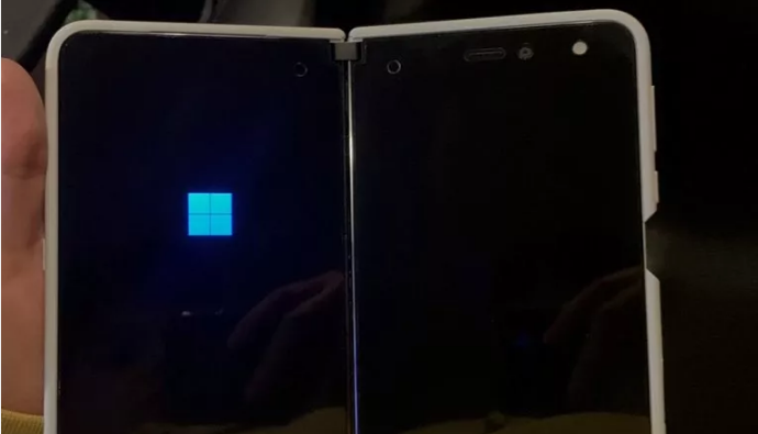 سرفیس Duo میتواند نسخهی ARM64 ویندوز ۱۱ را اجرا کند