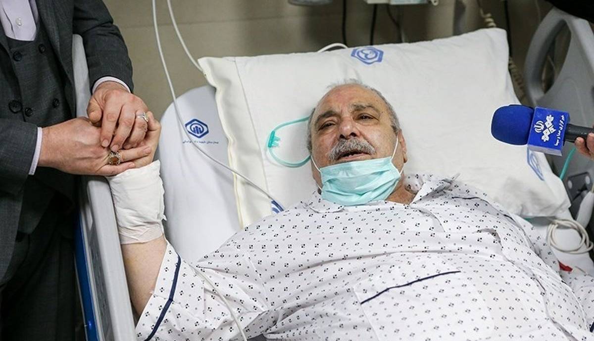 ماجرای عیادتی ویژه؛ چفیه رهبر انقلاب «محمد کاسبی» را غافلگیر کرد