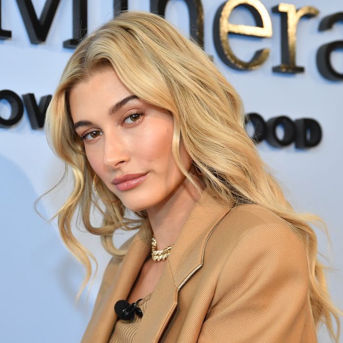 حالت دادن مو طبیعی با آموزش همسر جاستین بیبر