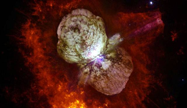 شبیه سازی سه بعدی از سحابی اتا کارینا شبیه سازی سه بعدی از سحابی اتا کارینا