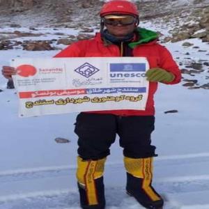 صعود کوهنورد سنندجی به آرارات ترکیه