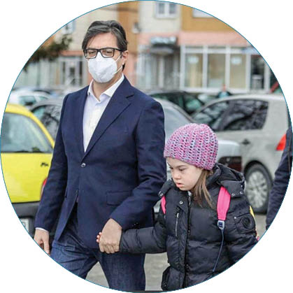 همراهی تحسین‌ برانگیز رئیس‌جمهور مقدونیه با دختر سندروم‌ داون