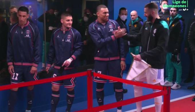 خوش‌وبش گرم ام‌باپه با هم‌تیمی‌های آینده