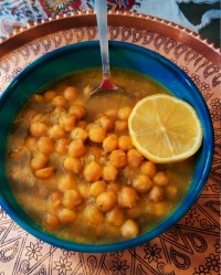 طبخ «شوربای نخود» مامان بزرگ برای سرفه و تقویت سیستم ایمنی