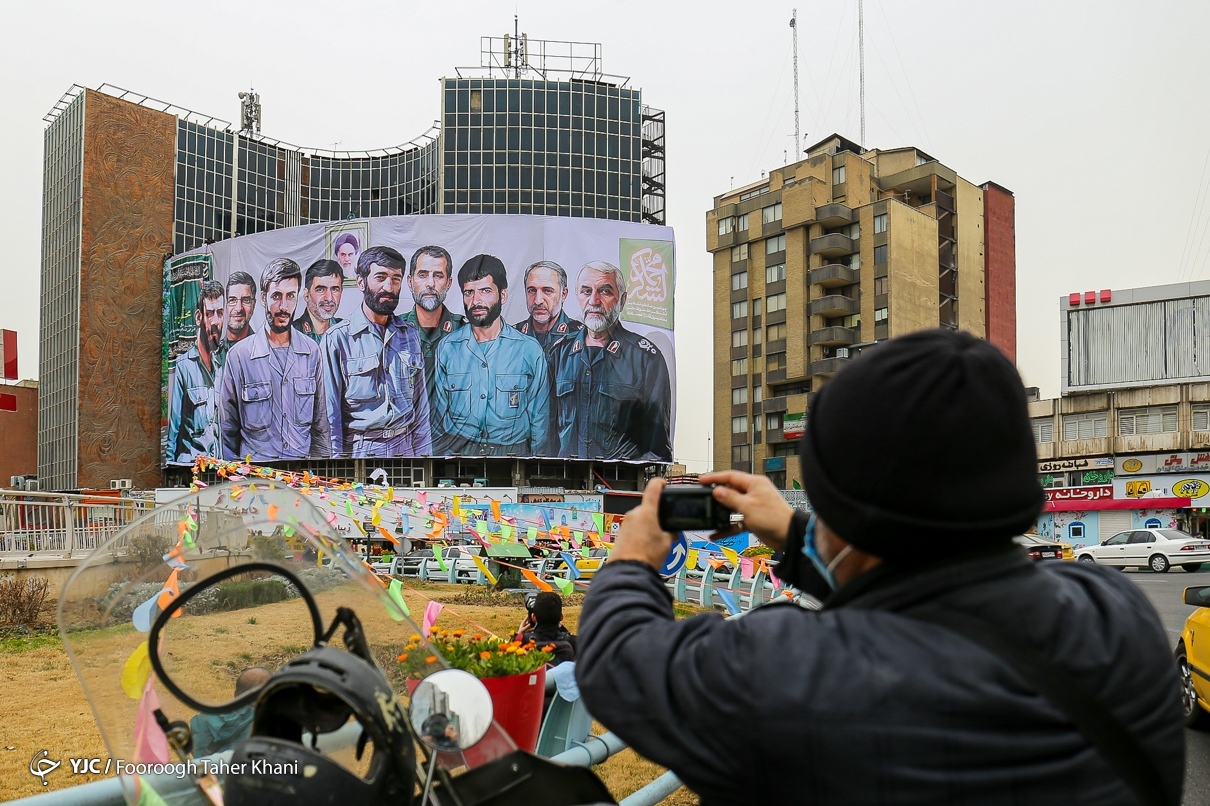 رونمایی از دیوارنگاره «لشکر دشمن شکن» میدان ولی عصر (عج)