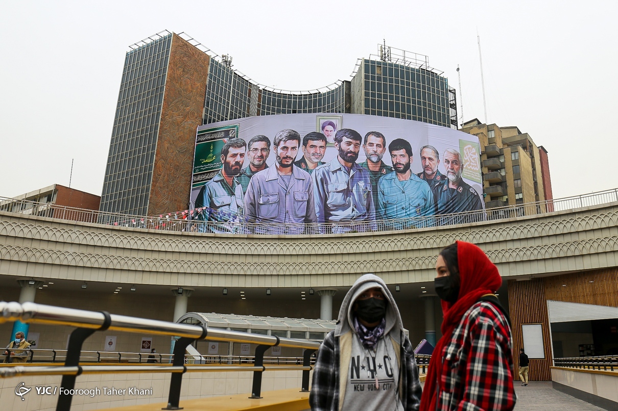 رونمایی از دیوارنگاره «لشکر دشمن شکن» میدان ولی عصر (عج)