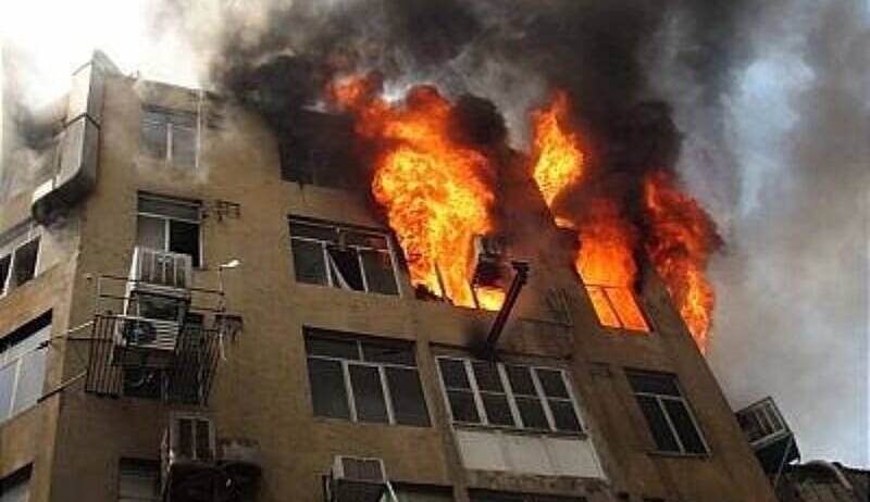 ساختمان ۹ طبقه در کرج آتش گرفت