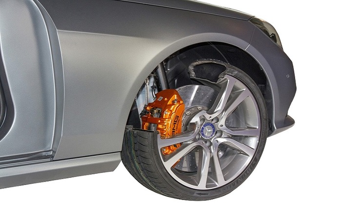 دلایل آزاد نشدن ترمز خودرو