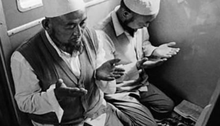 احکام/ نماز خواندن در قطار و وسایل نقلیه