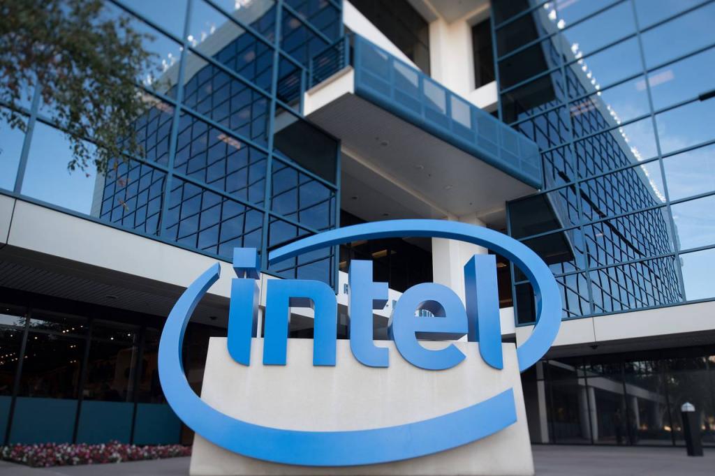اینتل بار دیگر سهم عمده بازار CPU را از آن خود میکند
