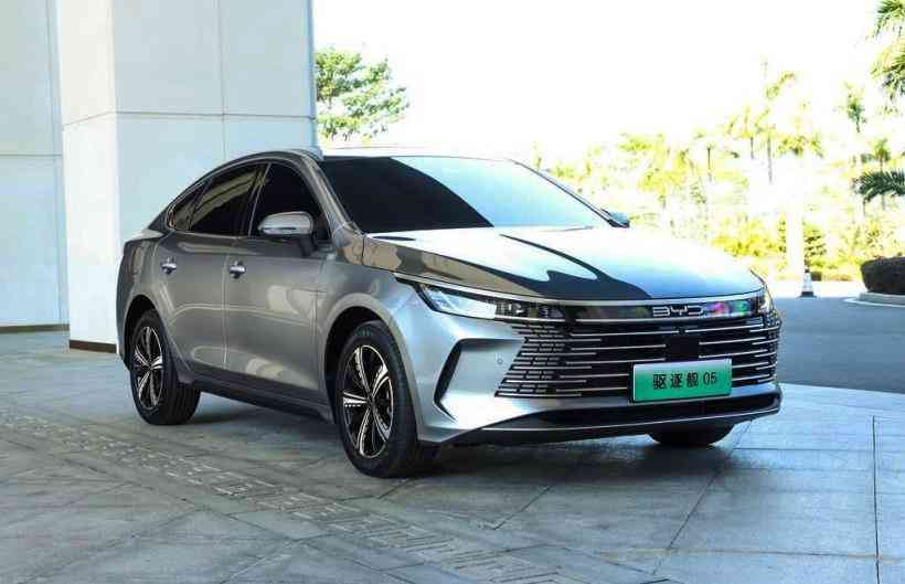 نگاهی به سدان هیبریدی و زیبای «بی وای دی»