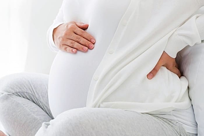 بدترین عوارض کفش پاشنه بلند در بارداری برای جنین و مادر