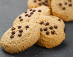 آموزش گام به گام «کلوچه زنجبیلی» به روش قنادی ها