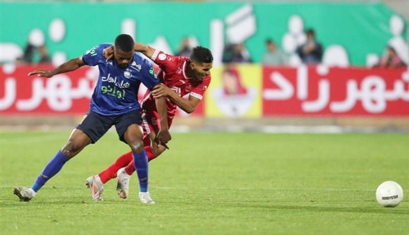 مومنی: فوتبالی که استقلال بازی می‌کند با پرسپولیس قابل قیاس نیست!