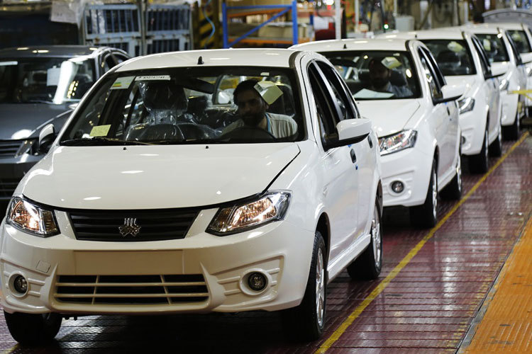 سردار اشتری: مانع از فروش خودروهای غیراستاندارد می‌شویم