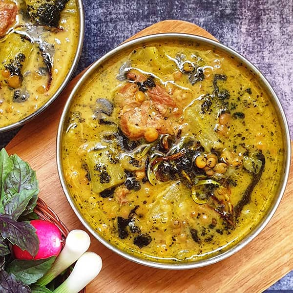 تهیه آش خیار، غذای سنتی همدان