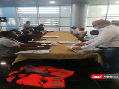 انتقال ۲۸ خدمه نجات یافته کشتی غرق شده اماراتی به بندر بوشهر