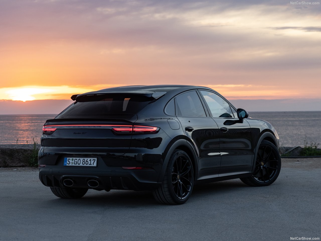 بررسی کوتاه کراس اوور اسپرت «پورشه»