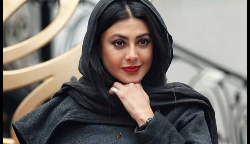 سکانسی از فیلم زیرنظر با بازی آزاده صمدی سکانسی از فیلم زیرنظر با بازی آزاده صمدی