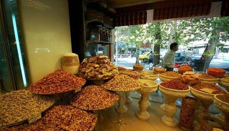 شیرینی عید ۱۴۰۱ چقدر آب میخورد؟