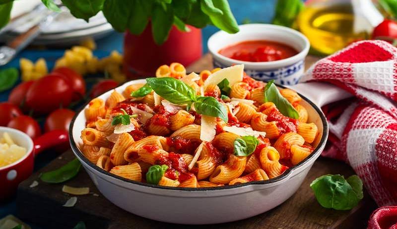 پاستا سبزیجات با سس مخصوص