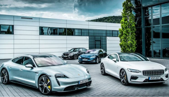 خودروهای درون‌سوز قابل‌اعتمادتر از الکتریکی‌ها هستند!