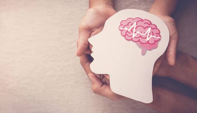 بسیاری از افراد علائم آلزایمر را با پیری اشتباه می گیرند