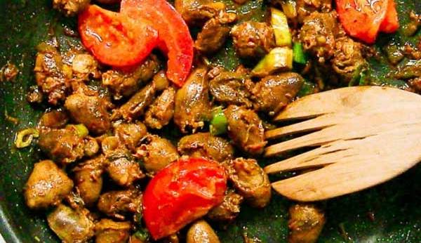 طرز تهیه خوراک دل مرغ ساده به روش خانگی