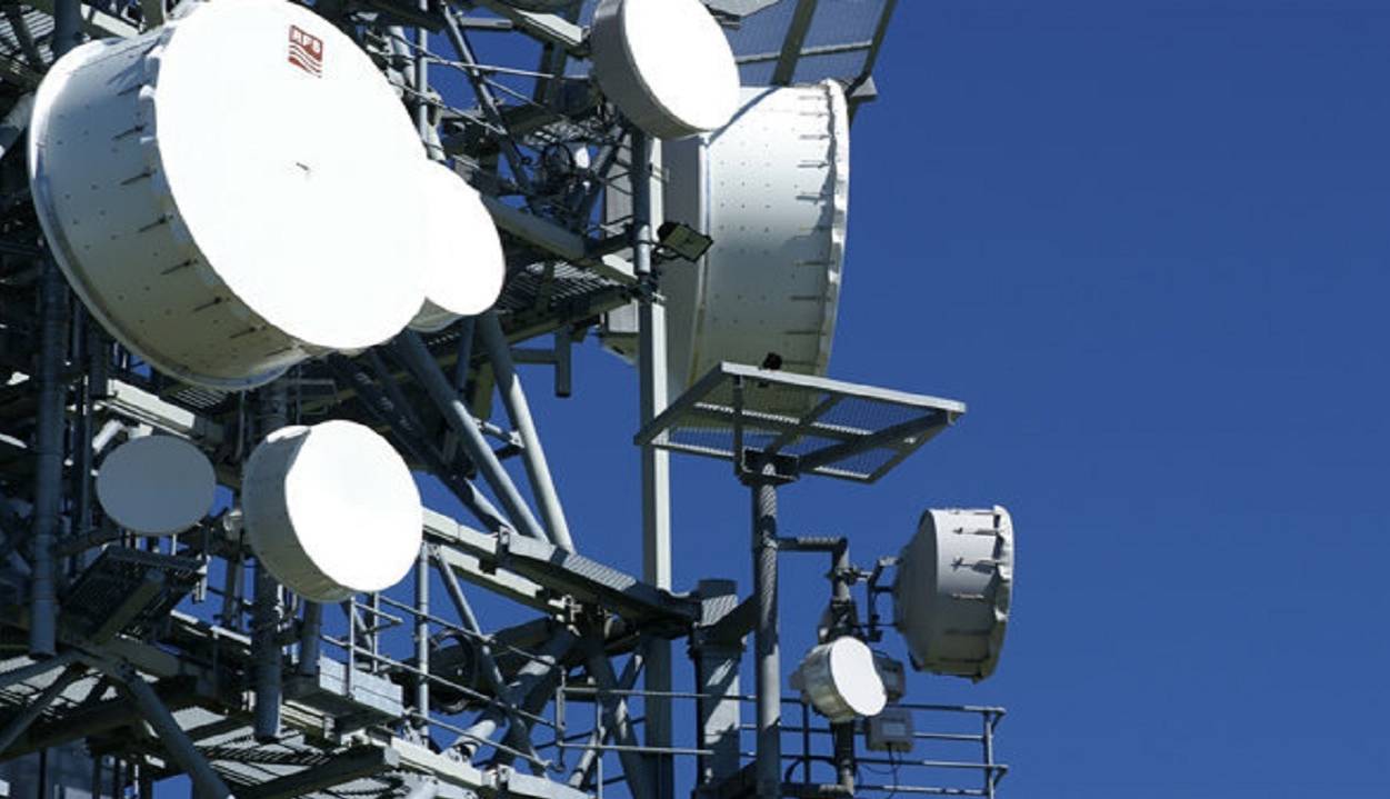 پایان عملیات جداسازی دکل شکسته شده در خیابان سهروردی