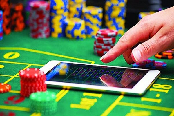 انهدام یک باند بزرگ قمار با ۱۱۰۰ میلیارد تومان گردش مالی