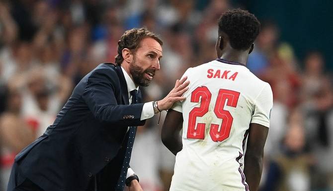 ستاره جوان تیم ملی انگلیس به کرونا مبتلا شد