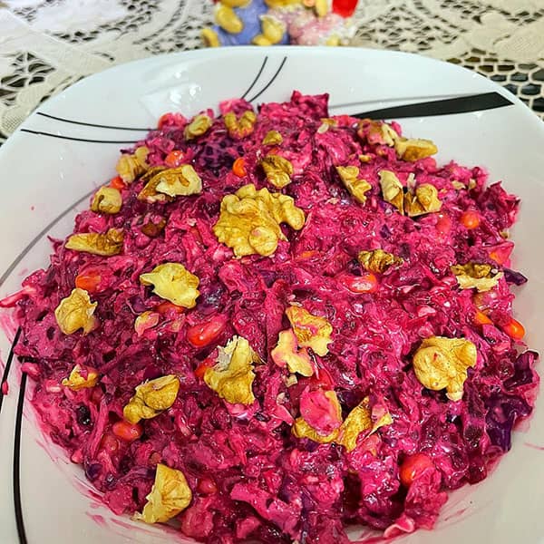 سالاد لبو و گردو به روش رستورانی