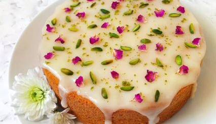 کیک عشق ایرانی با عطر و بویی دل انگیز