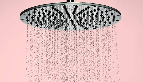 ۵ بلایی که هر روز حمام رفتن بر سر موهایتان می‌آورد