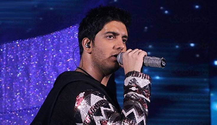 اجرای دلی فرزاد فرزین از آهنگ «اقیانوس»