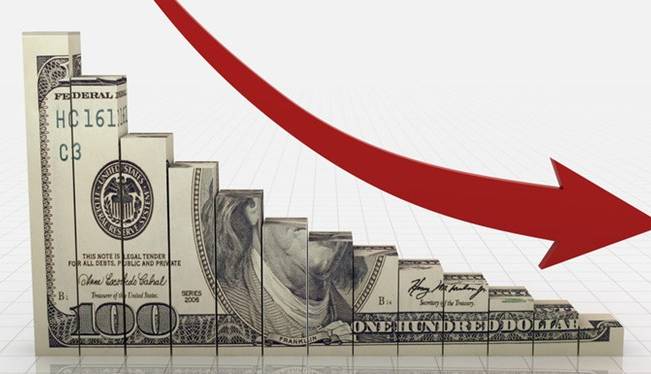 سهم دلار در تراکنش‌های مالی جهان کاهش یافت