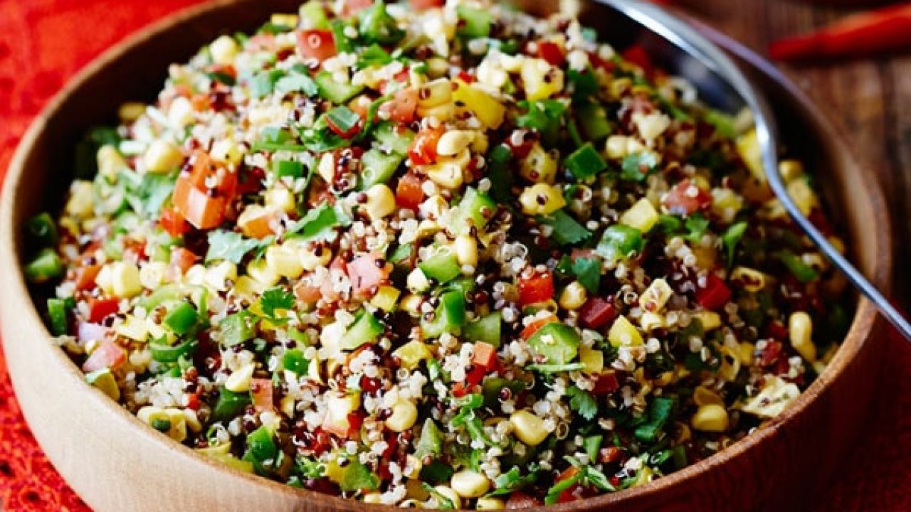 آموزش «سالاد کینوا» دلچسب برای رژیمی ها
