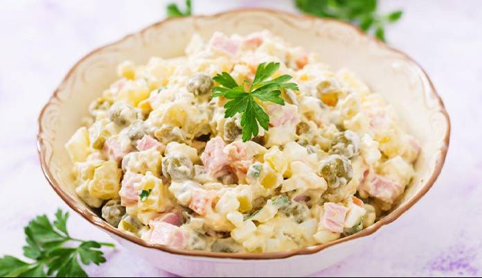 «سالاد الویه» غذای پرطرفدار بیرون شهر با حال و هوای بهاری