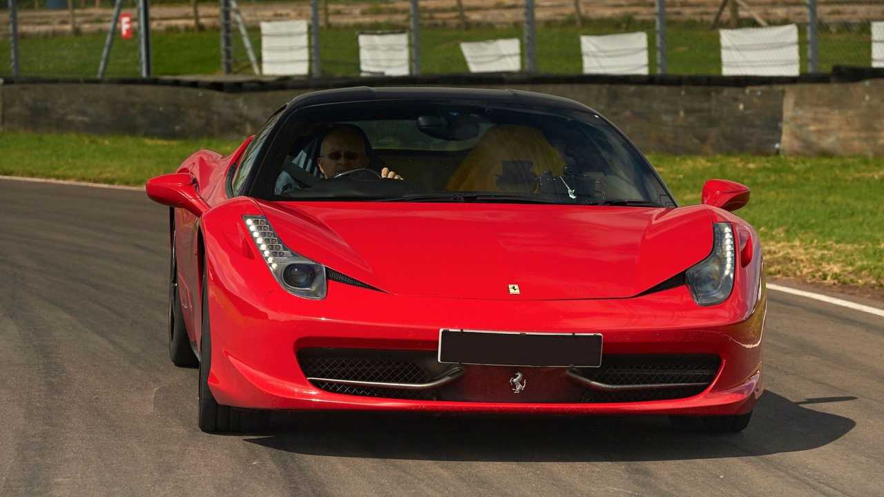 رانندگی با سوپراسپرتها، تفریح جدید کودکان بریتانیایی رانندگی با سوپراسپرتها، تفریح جدید کودکان بریتانیایی