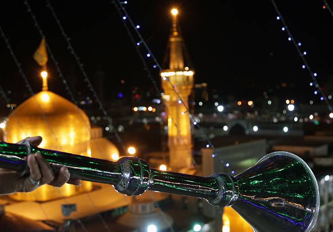 نقارهزنی حلول ماه مبارک رمضان در حرم مطهر رضوی نقارهزنی حلول ماه مبارک رمضان در حرم مطهر رضوی