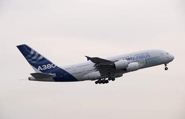 ایرباس A380 برای اولین بار با سوخت ۱۰۰ درصد زیستی پرواز کرد