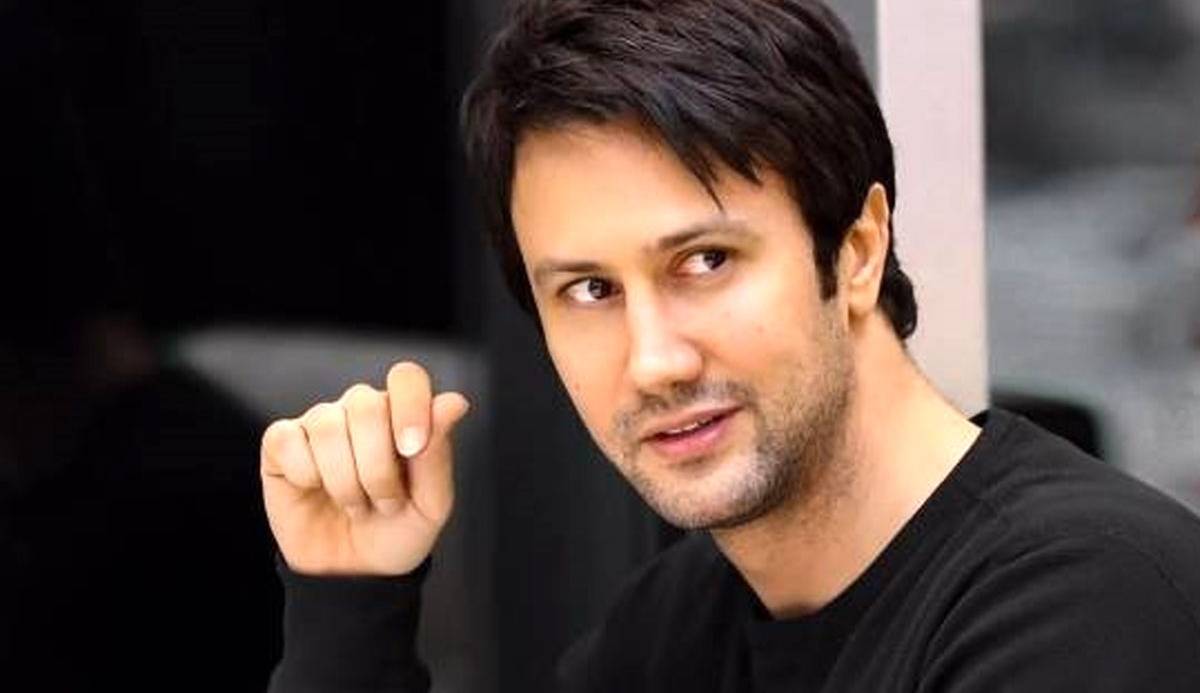 چهره ها/ سلفی شاهرخ استخری و دخترش در روز 13 بدر