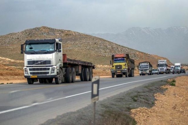 اقدام بسیار خطرناک در جاده!