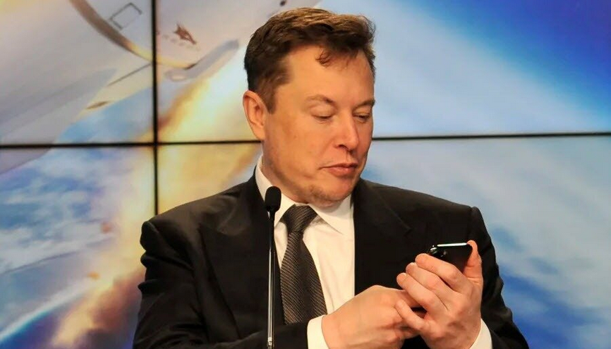 گوشی ایلان ماسک چیه که همیشه شارژ داره و همه جا آنتن میده!