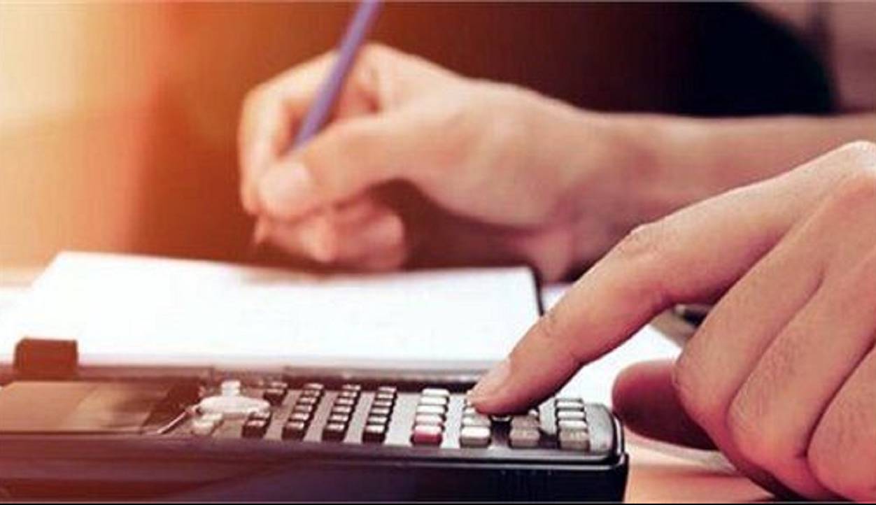 دبیر کانون بانکهای خصوصی: نرخ کارمزدها برابر یا کمتر از هزینه تمام شده خدمات است دبیر کانون بانکهای خصوصی: نرخ کارمزدها برابر یا کمتر از هزینه تمام شده خدمات است