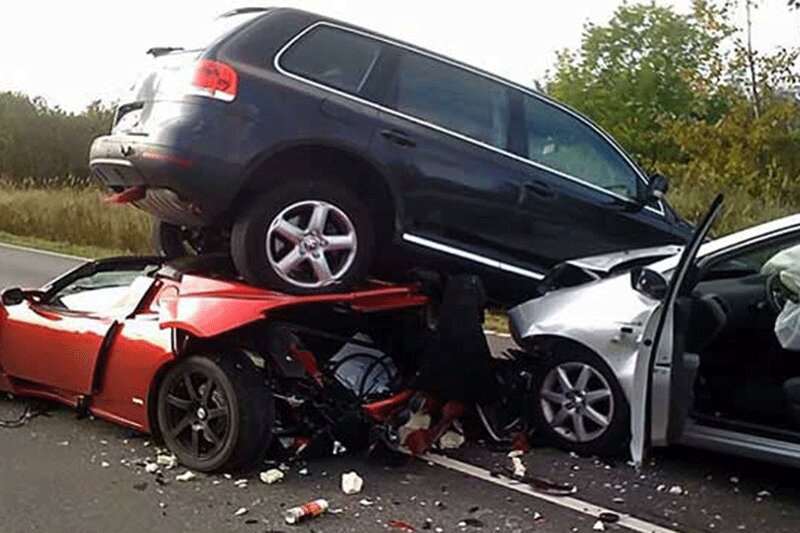 عجیب‌ترین صحنه‌ها از نجات معجزه‌آسای مردم در تصادفات
