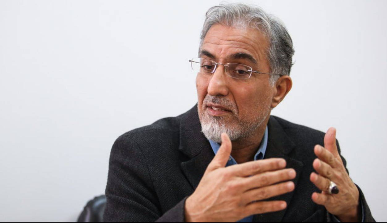 انتقاد تند و تیز اقتصاددان جنجالی از رئیسی انتقاد تند و تیز اقتصاددان جنجالی از رئیسی