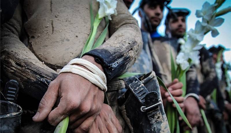 بازگشت باورنکردنی شهدای غواص با دستان بسته